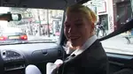 Alexia, une blondinette coquine qui s’exhibe sur la route !
